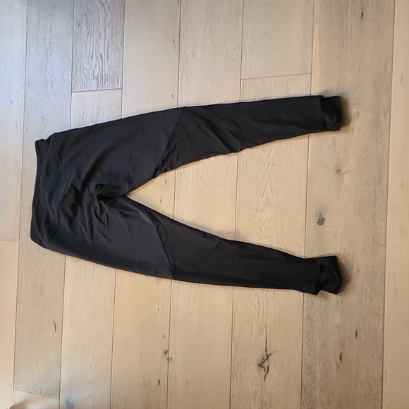 Lululemon Newest Black Mesh Stirrup Leggings 10 - Picture 4 of 4